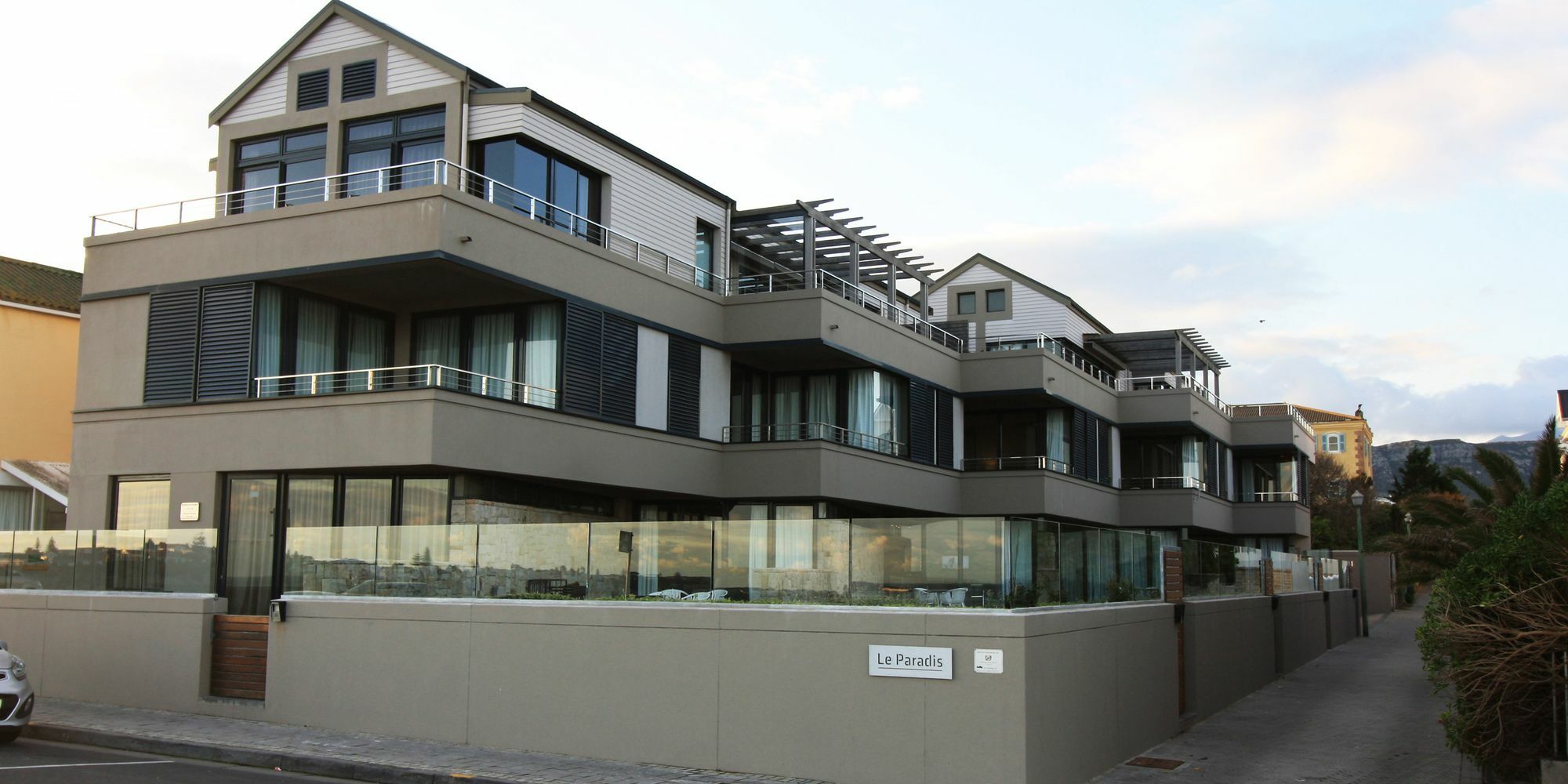 Harbour House Hotel - Le Paradis Apartments Херманус Экстерьер фото