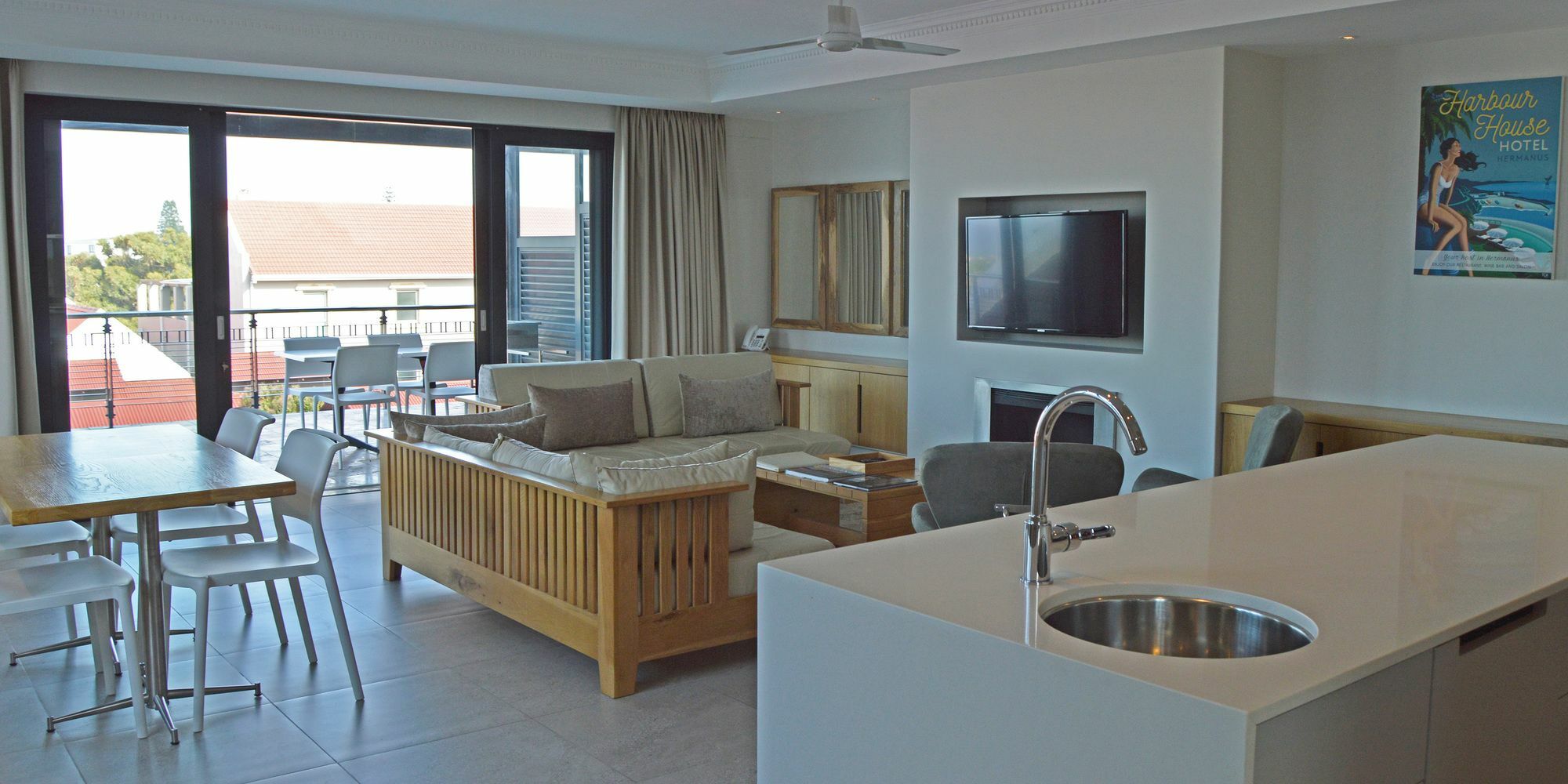 Harbour House Hotel - Le Paradis Apartments Херманус Экстерьер фото